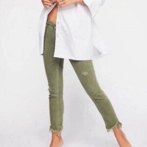 Free People We The Free Great Heights Green Frayed Hem Cropped Skinny Jean
